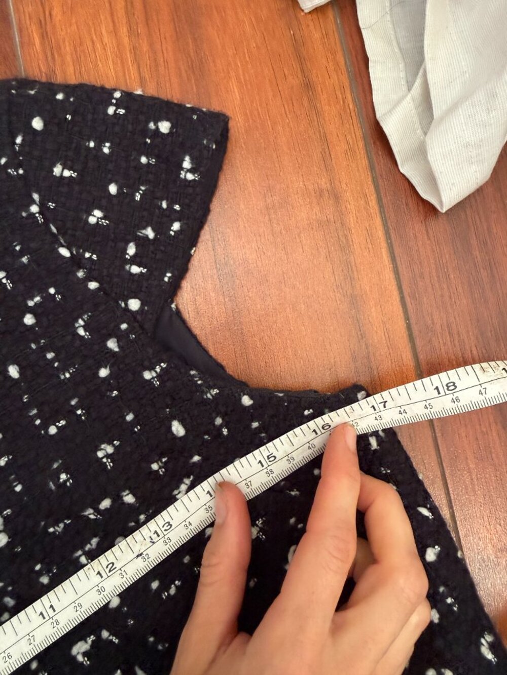 J.Crew Black White Tweed Sheath Dress Size 2 | Bouclé Textured Cap Sleeve Career - Picture 8 of 9